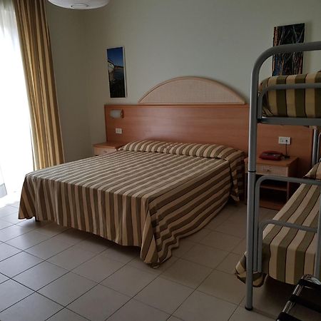 Hotel Jollino Pineto Eksteriør bilde