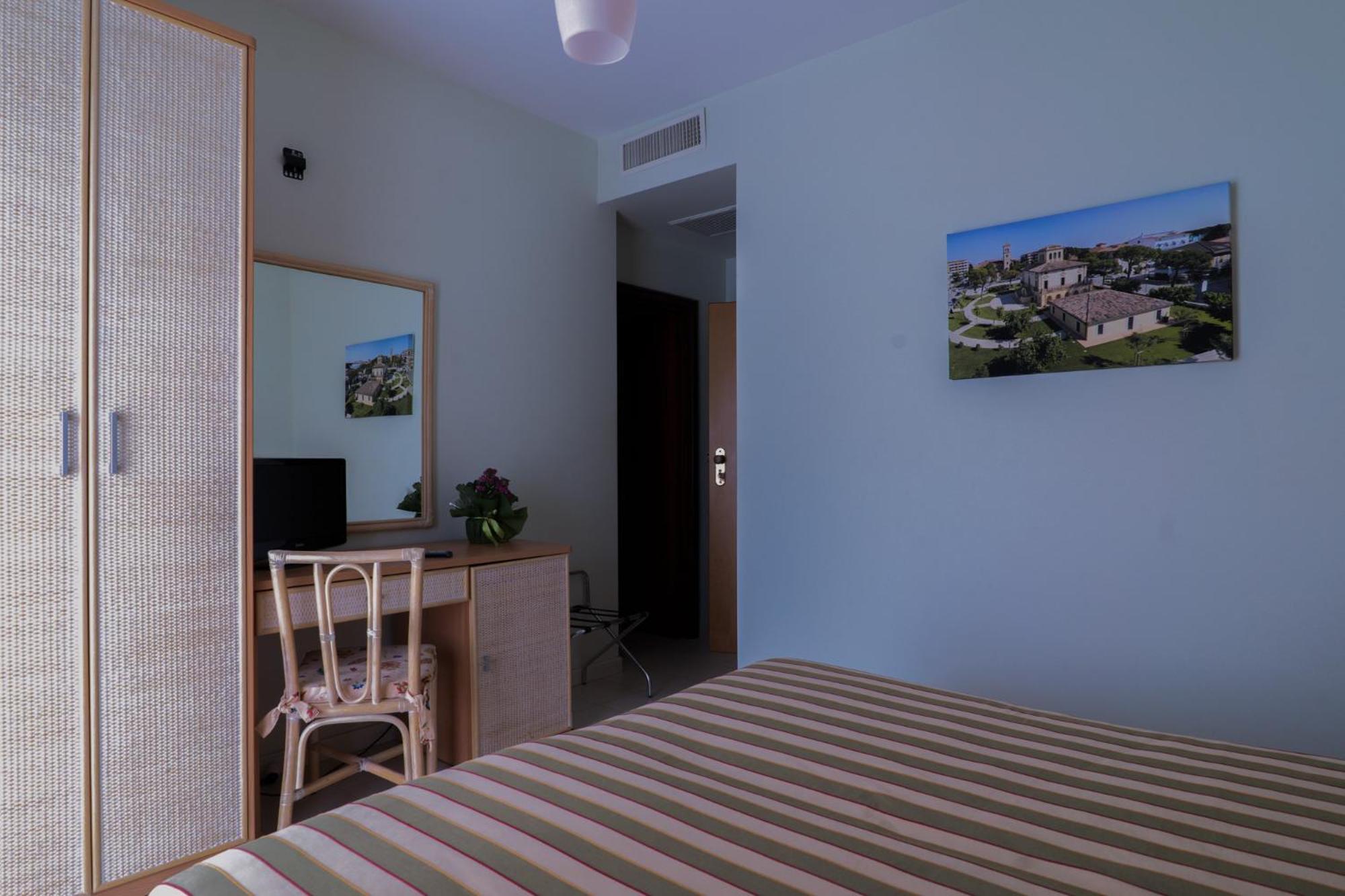 Hotel Jollino Pineto Eksteriør bilde