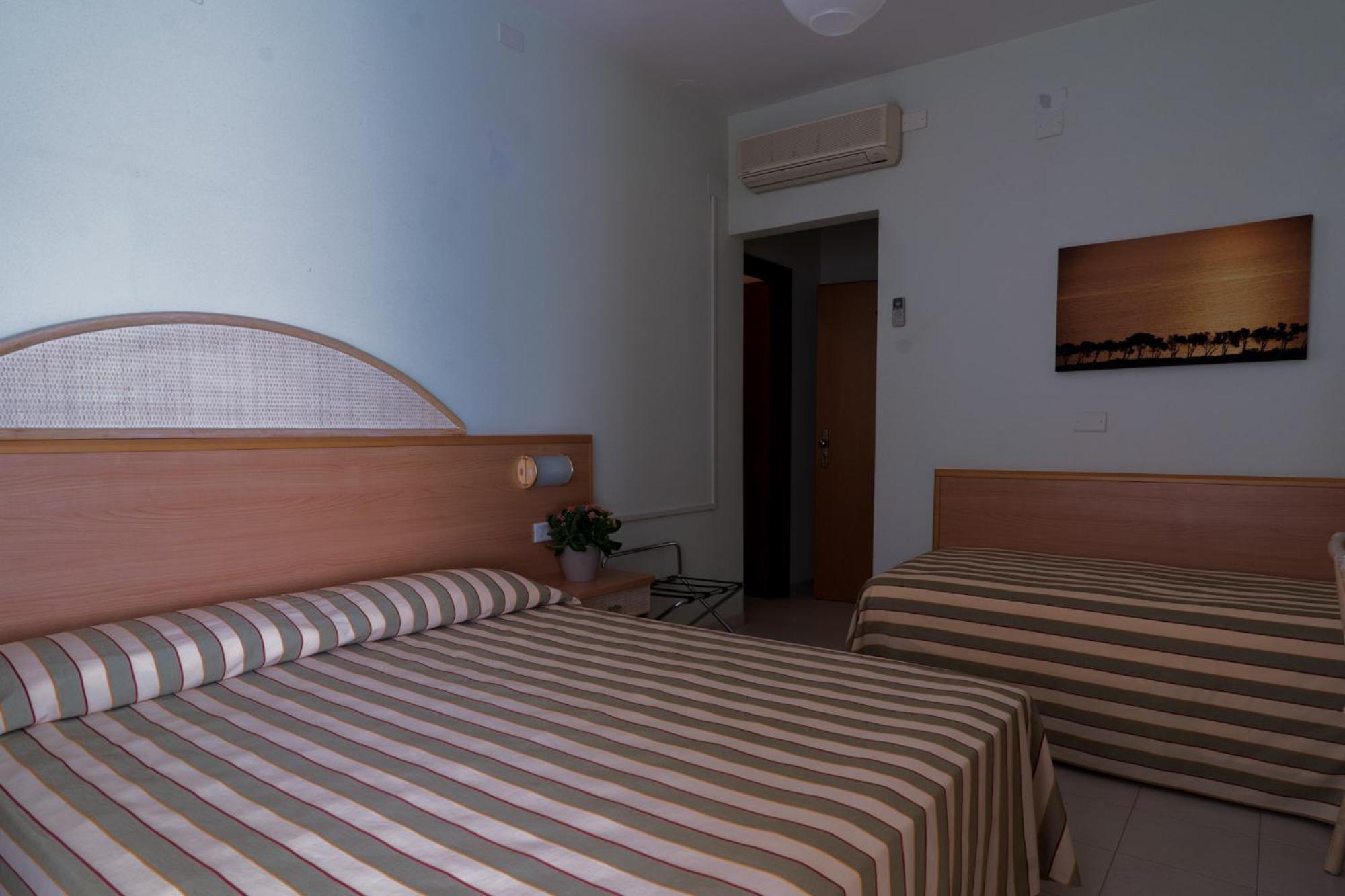 Hotel Jollino Pineto Eksteriør bilde